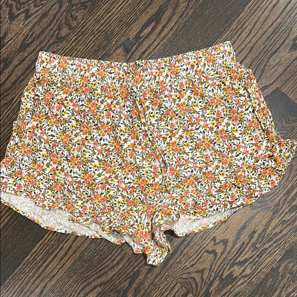 Floral Print Ruffle Hem Shorts